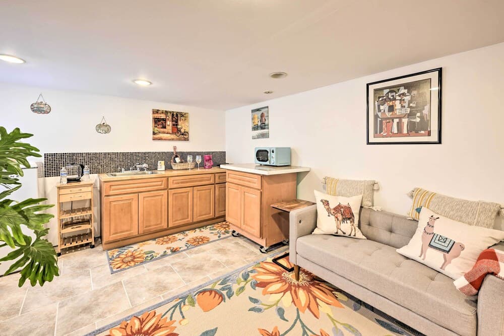 Island Park Couple's Escape ~ 1 Mi to Beach!