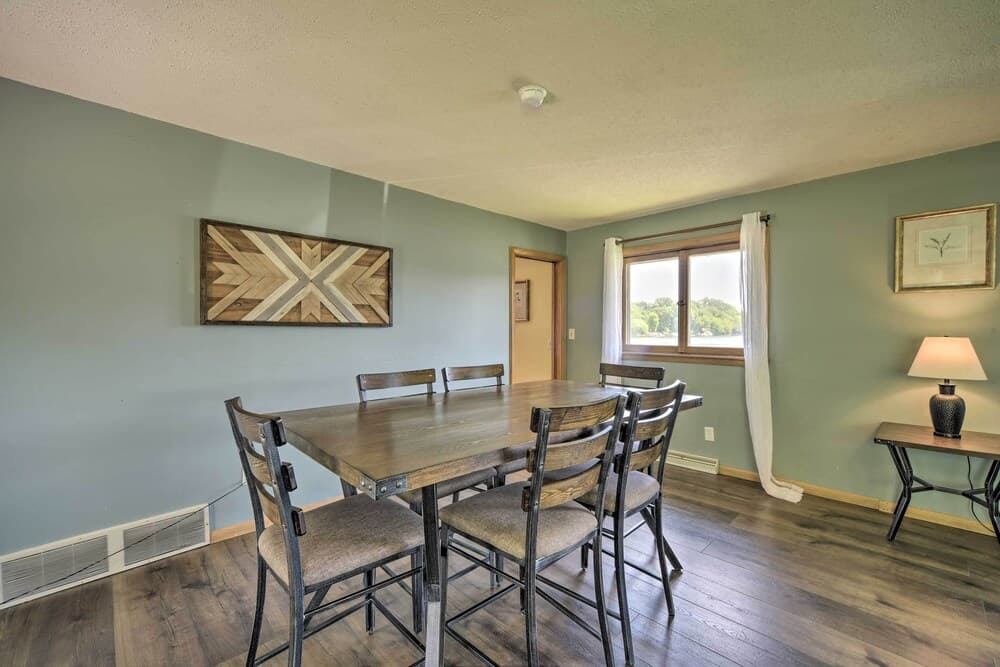 Cottage w/ Deck Situated on South Center Lake