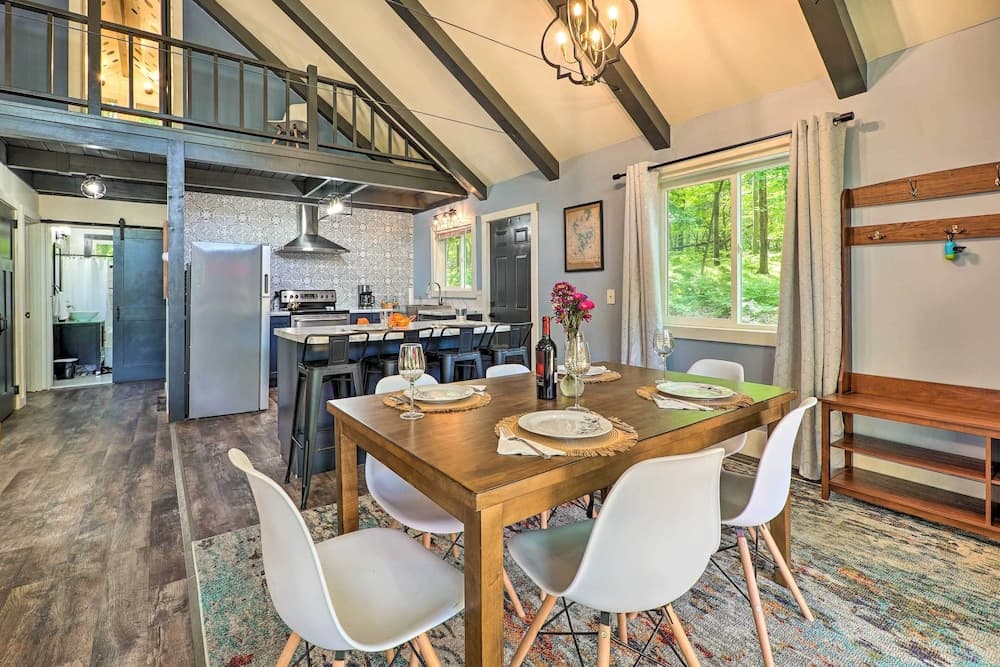 Pet-friendly Stanwood Sanctuary w/ Fire Pit!