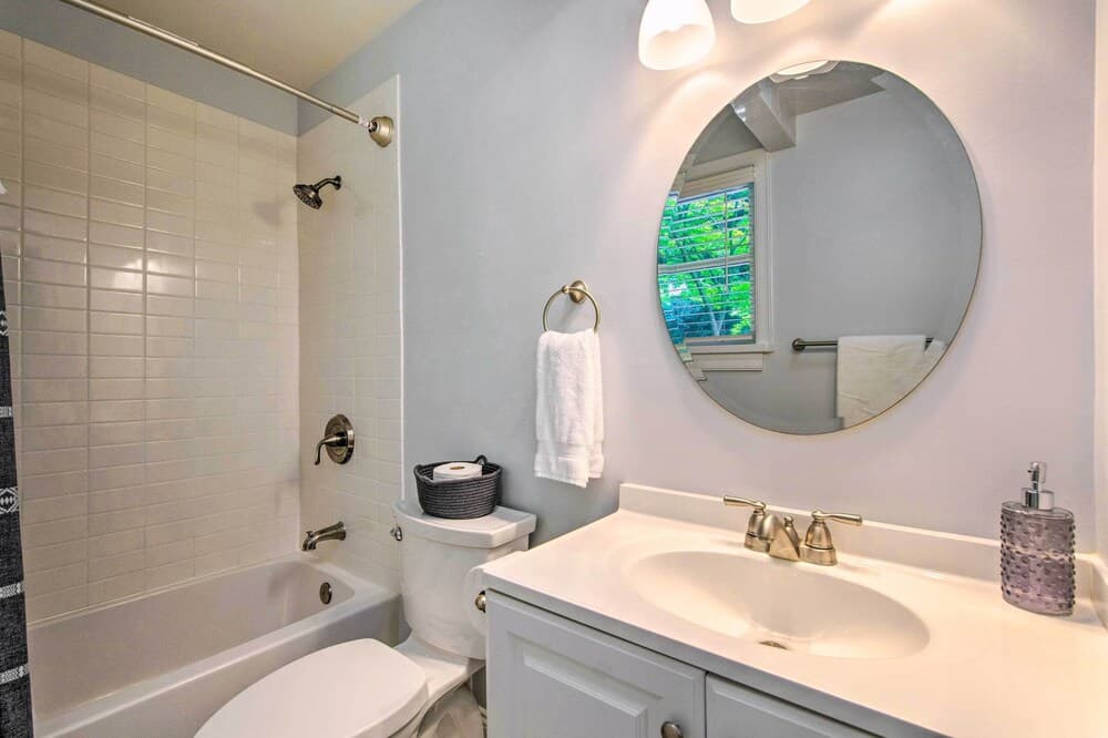 Stylish Wilmington Home, 2 Mi to Riverwalk!