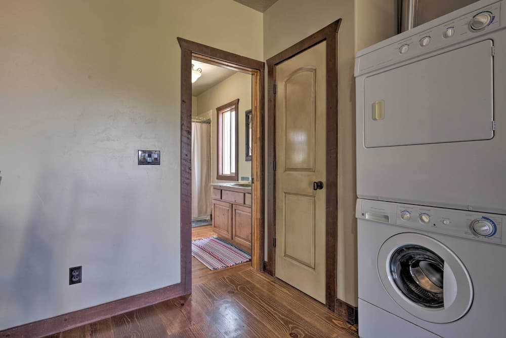 Well-appointed Sterling Casita With Full Kitchen!