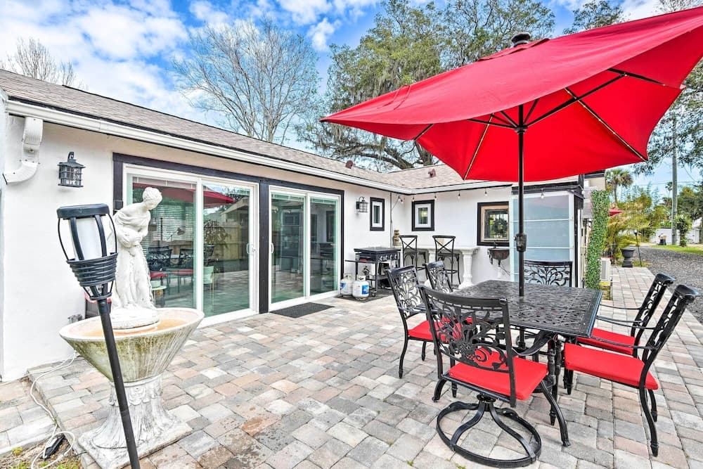 Florida Getaway w/ Patio ~ 3 Mi to Beaches!