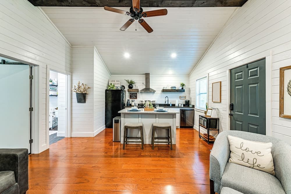 Serene Broken Bow Cabin w/ Fire Pit & Gas Grill!