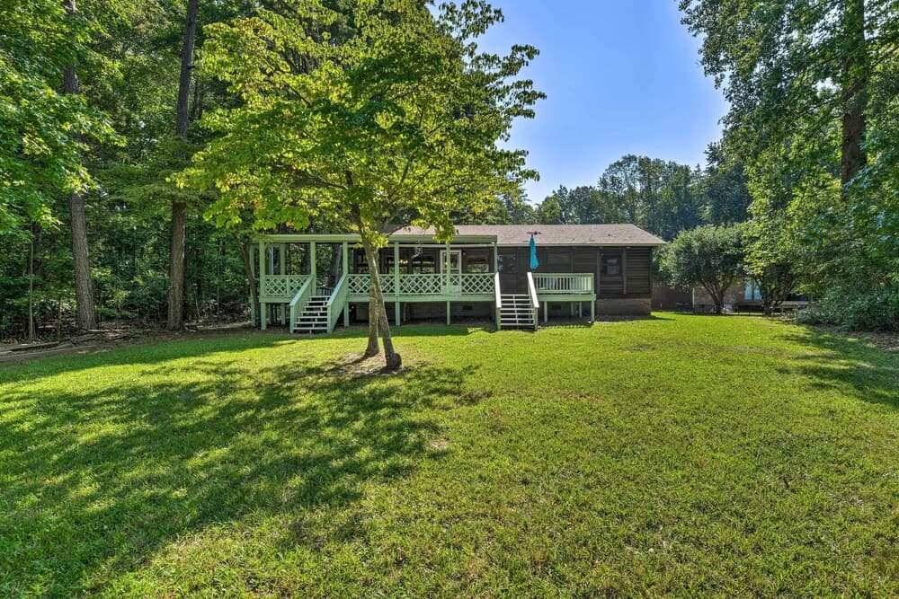 Waterfont Lake Wylie Home w/ Yard + Fire Pit!