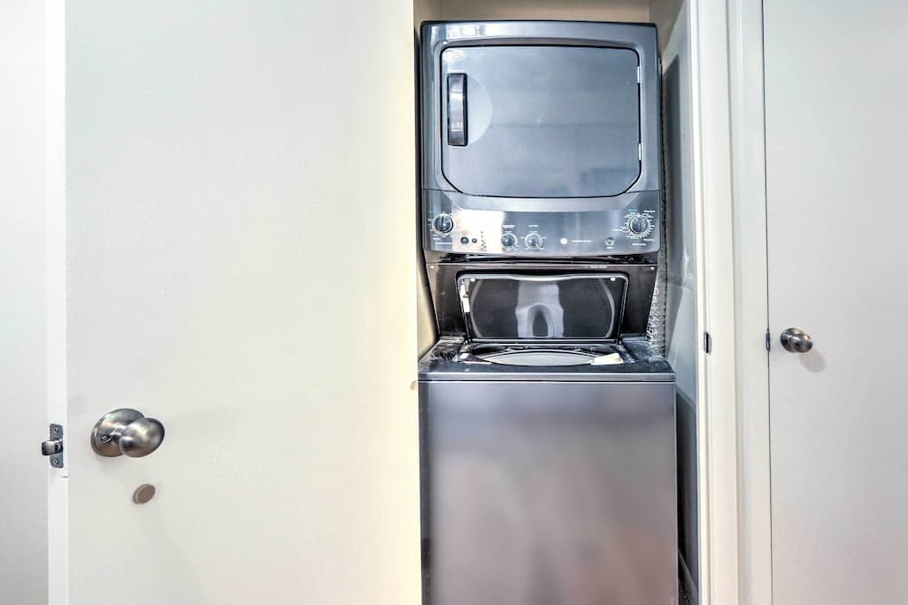 Condo in Fiddler's Cove Community By Beach!