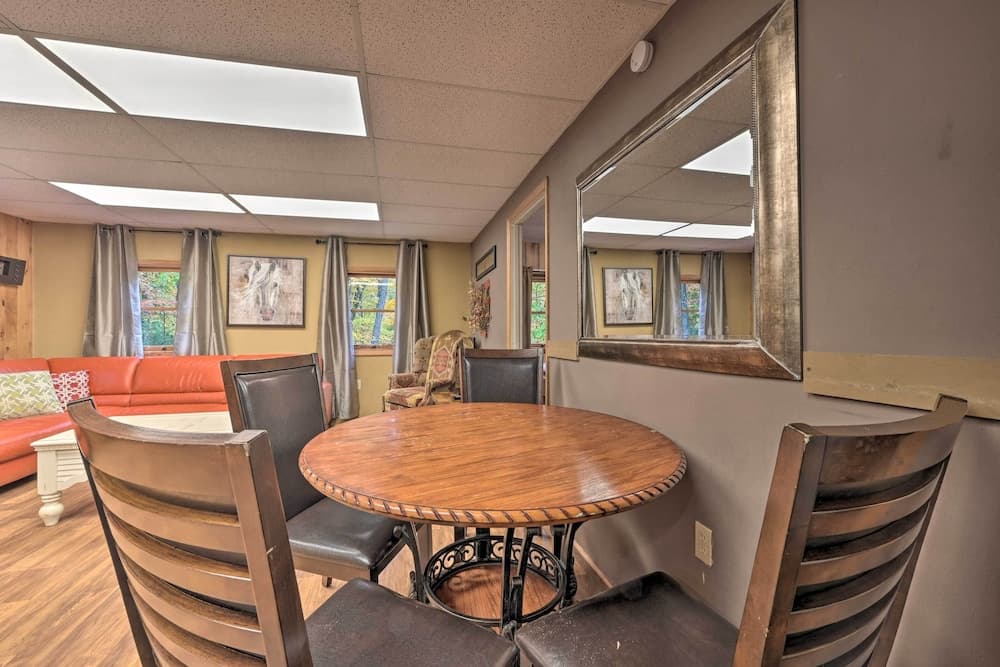 John Wayne' Apartment - Deck, Bbq, Horses On-site