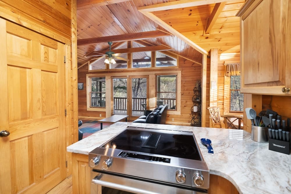 Private Smoky Mtn Log Home w/ 2 Decks + Hot Tub!