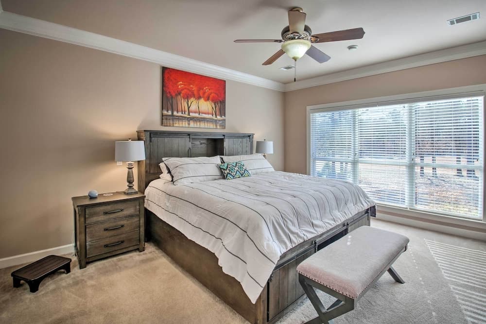 Peaceful Family Home on Granada Golf Course!