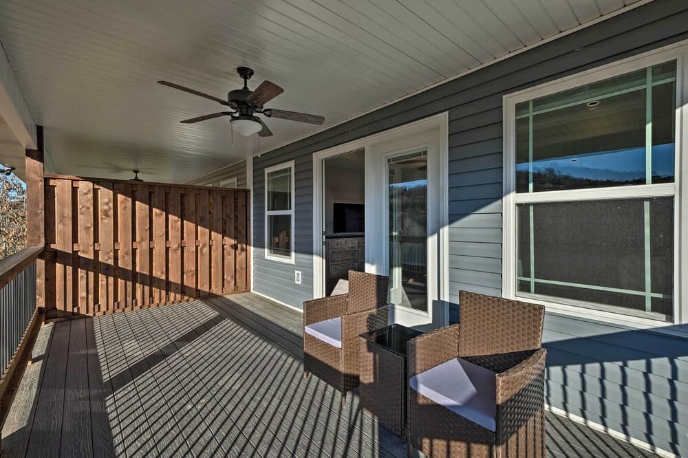 Holiday Island Beaver Lake Escape w/ Views!