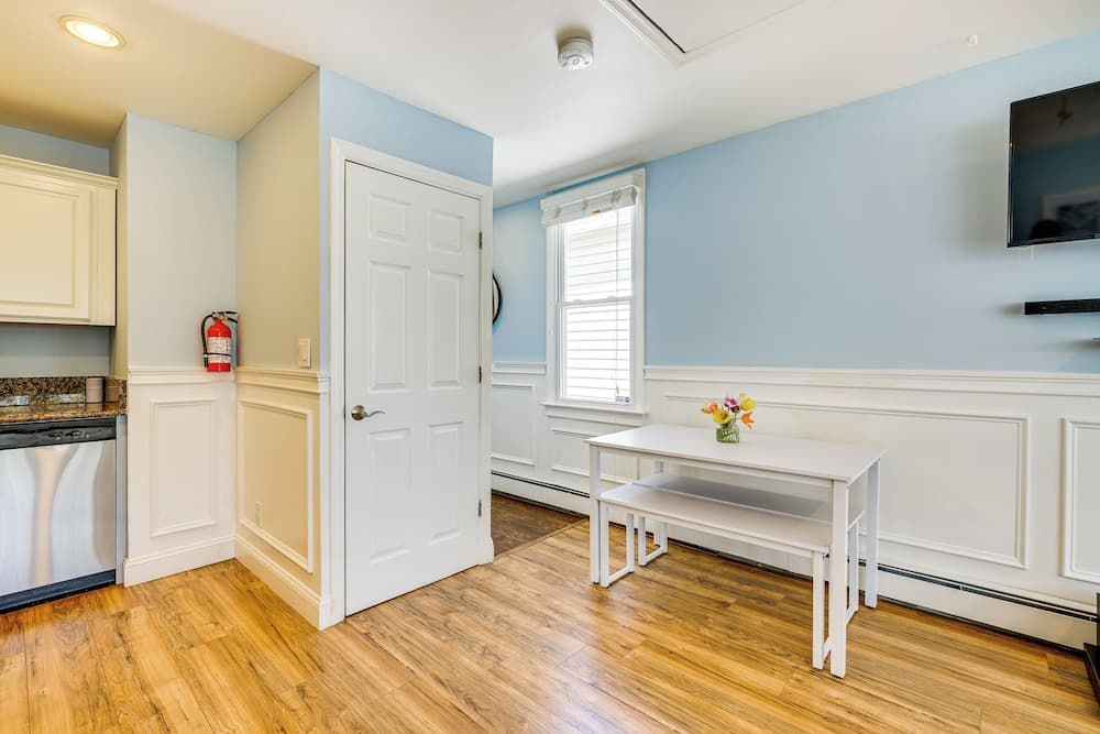 New Jersey Abode - Near Theme Parks, Walk to Beach