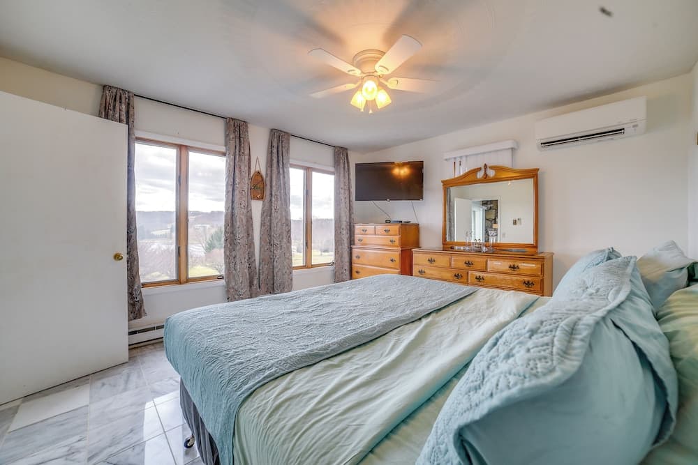 Alpine Lake Resort Home: Stunning Lake Views!