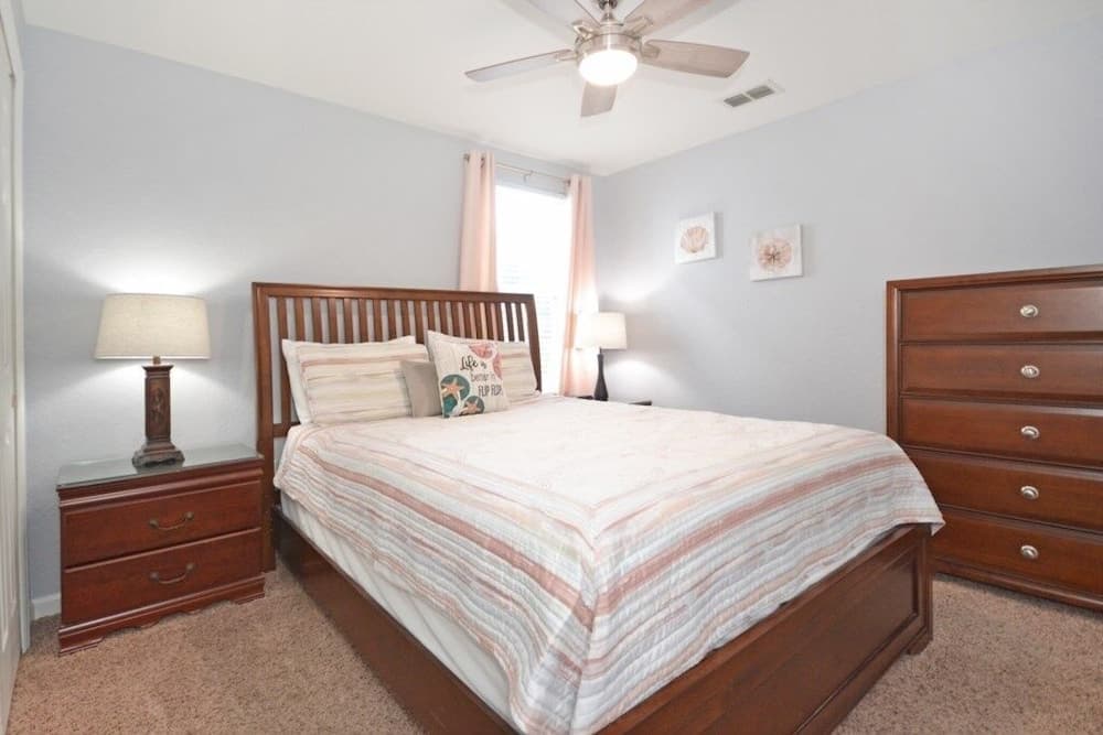 Under The Sea Villa 5 Bedroom Villa by RedAwning