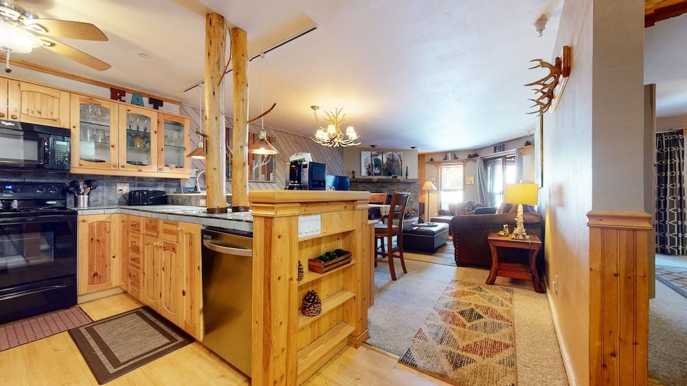 Aspen Creek #227 1 Bedroom Condo by RedAwning