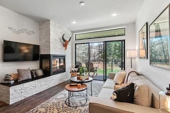 New Luxury Condo River View Sounds Patio Hot Tub