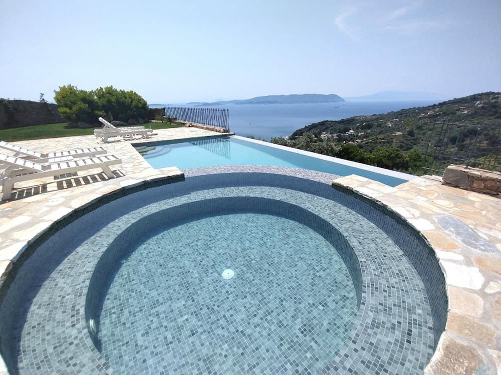 Rodon Luxury Villas Aura