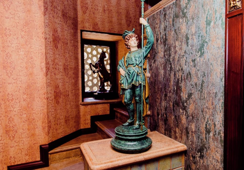 Royal Antique Boutique Hotel