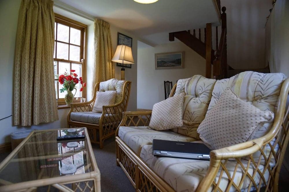 Cottage - Sleeps 2 - Garden - Parking