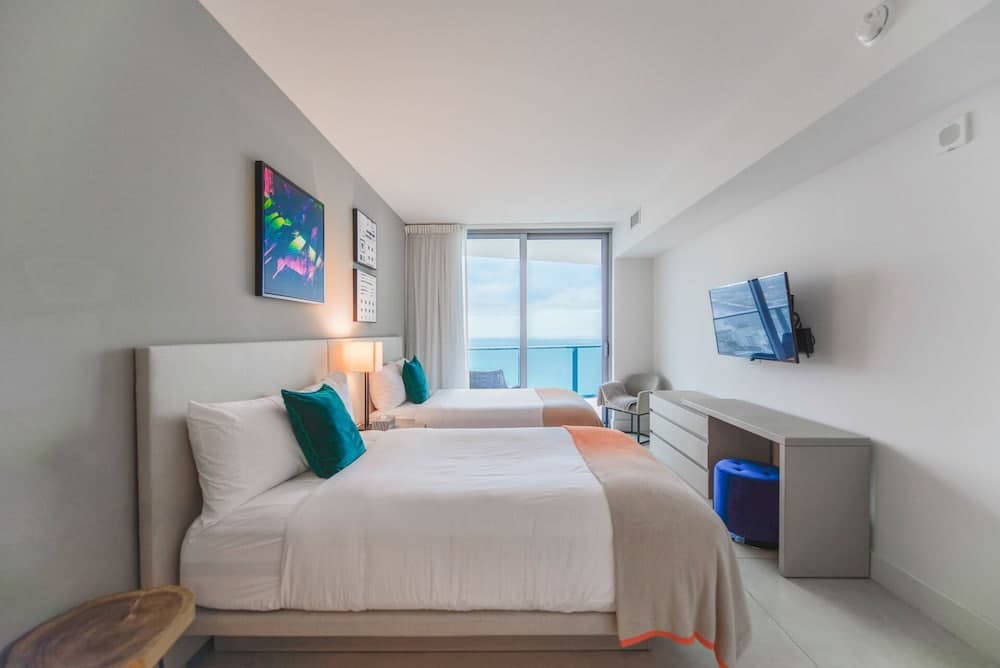 Luxury Condo, Spectacular Ocean View