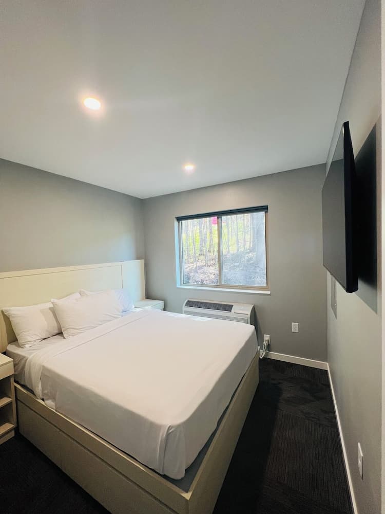 EXPLORE Munising Alger Falls