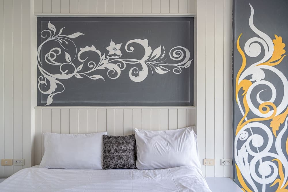 Santi White House Patong Hotel