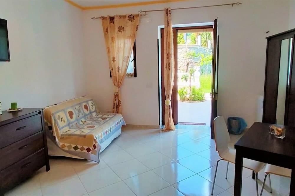 Amalfi Coast Countryside With Jacuzzi and Garden