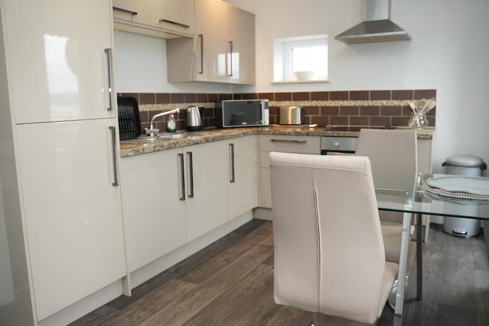 Charming 1-bed & Balcony Flat in Merthyr Tydfil