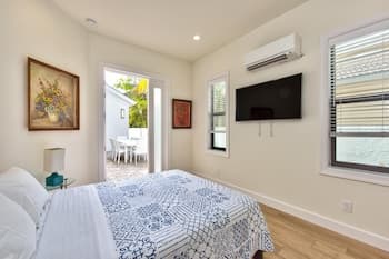 Sorrento Cabana in North Naples