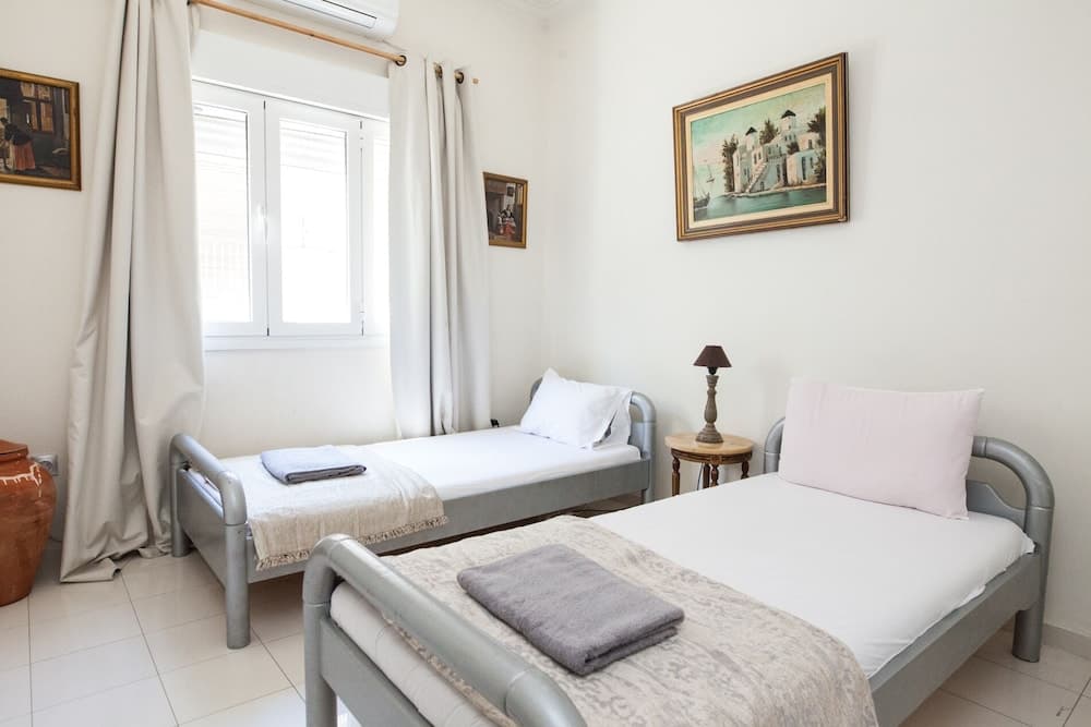 Ampelokipi Metro Roomy Delightful Oasis