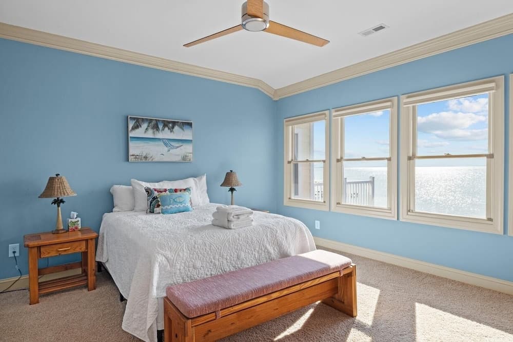 The Island House 5 Bedroom Home by RedAwning