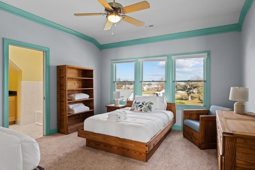 The Island House 5 Bedroom Home by RedAwning