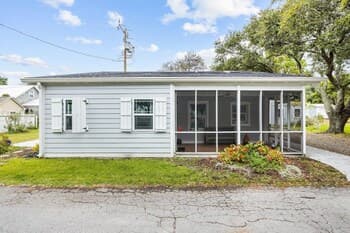 Sunshine Cottage 2 Bedroom Home