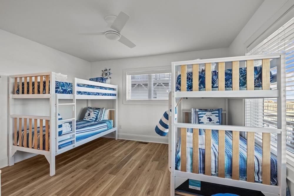 Seabiscuit 5 Bedroom Home by RedAwning