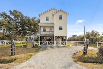 Gotta Getaway 3 Bedroom Home by Redawning