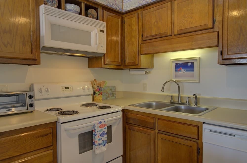 Seaspray 352 2 Bedroom Condo by Redawning