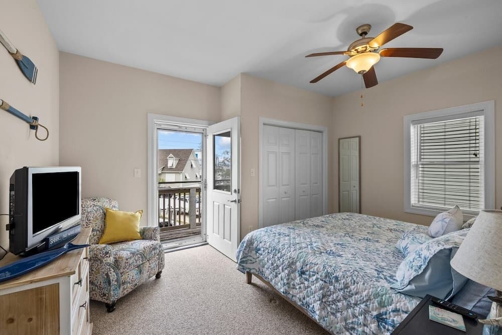 One More Drift 4 Bedroom Home by RedAwning