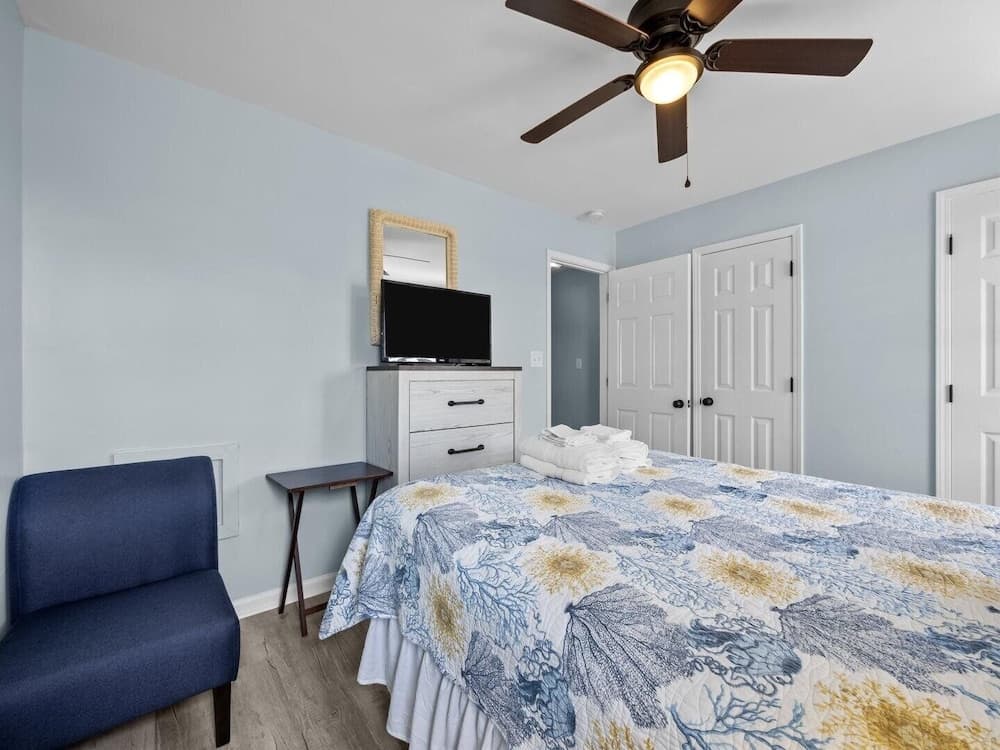 Anchors Away Unit 3 2 Bedroom Duplex by RedAwning