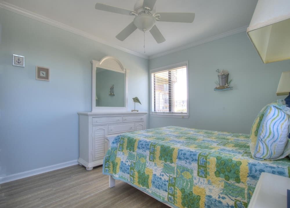 Southwinds J6 2 Bedroom Condo by RedAwning