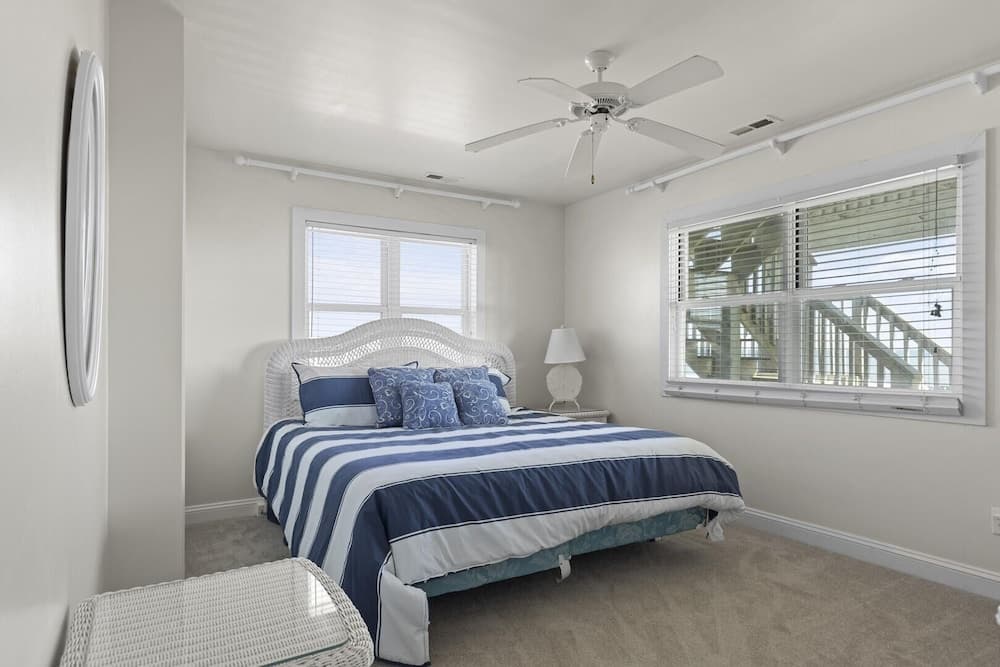 Suncatcher 4 Bedroom Home by RedAwning