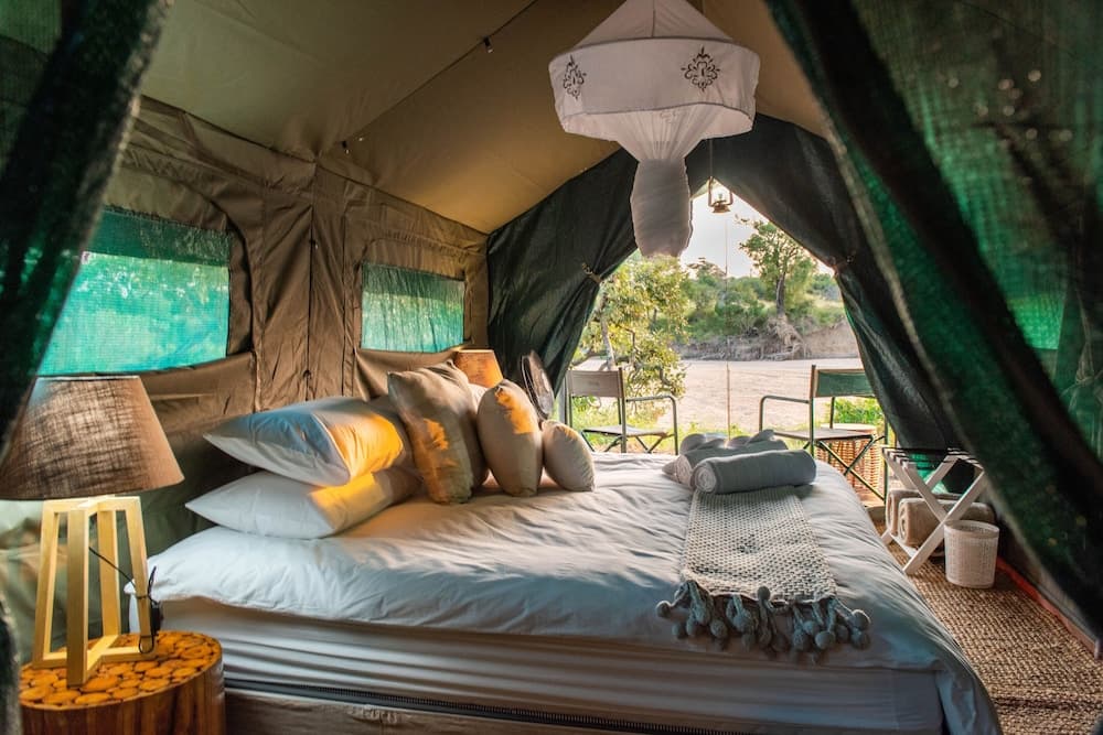 Kruger Untamed - Tshokwane River Camp