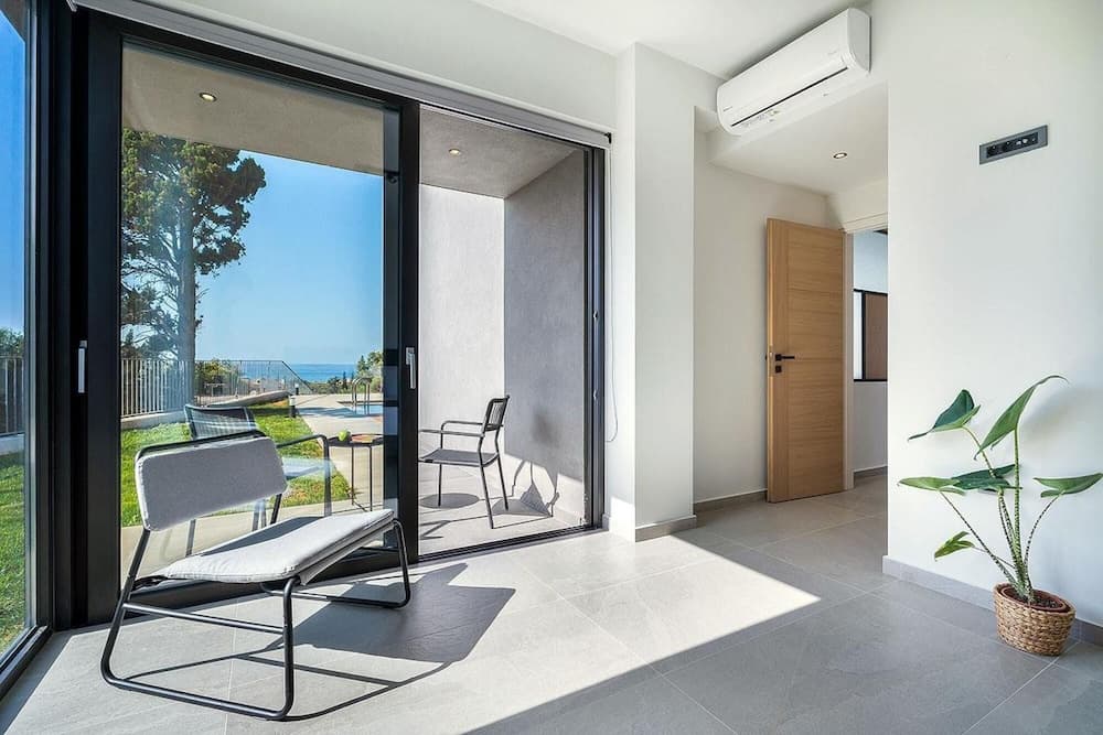 Sea View 4 Bedroom Villa With a Heated Pool