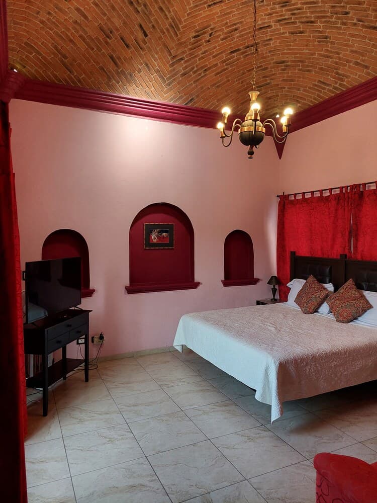 Centro 4Bed Home on Stirling Dickinson