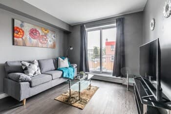 Modern 1BR Unit - Steps To Downtown
