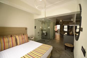 Warm Studio Flat with Patio LOTUS