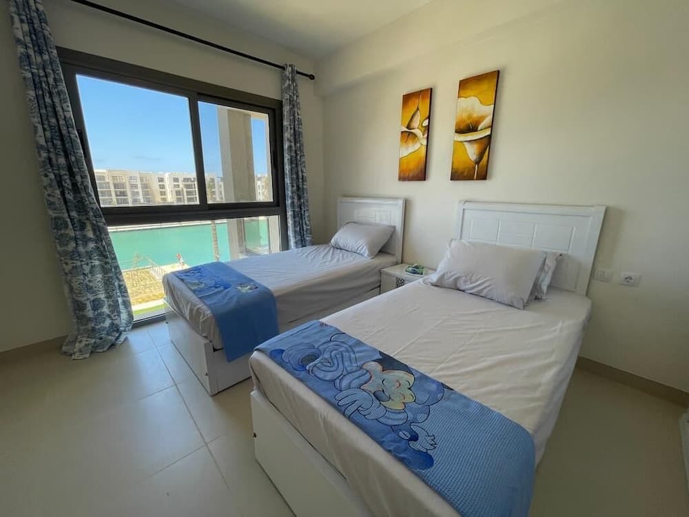 Marassi 3 bedroom with marina view 8g