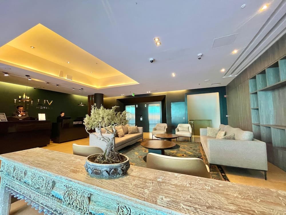 Liv Zona G By Sarasti