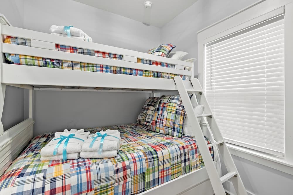 309 Broderick Pl - Coral Casita