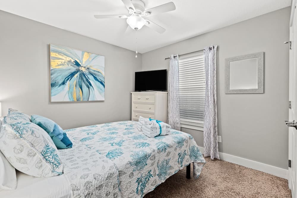 3bd, 2BA Home! Family Friendly! Close to Beach! HOT Tub!