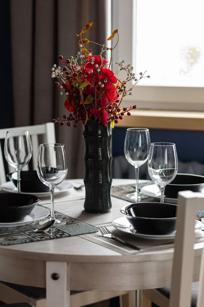 Czerniakowska Apartment by Renters