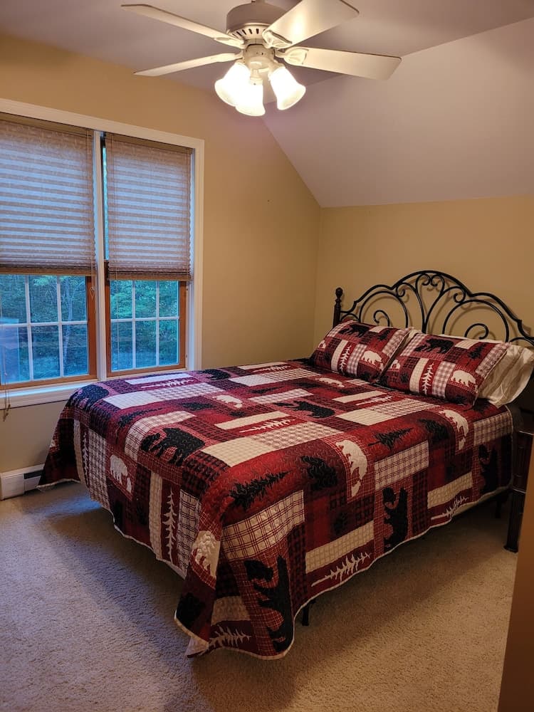 Lucky Charlie Lodge 3 Bedroom Home by Redawning