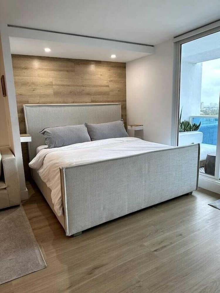 One of a Kind - Ocean View Luxury Condo